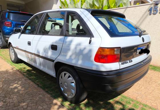 CHEVROLET ASTRA 2.0 MPFI GLS 8V GASOLINA 4P MANUAL